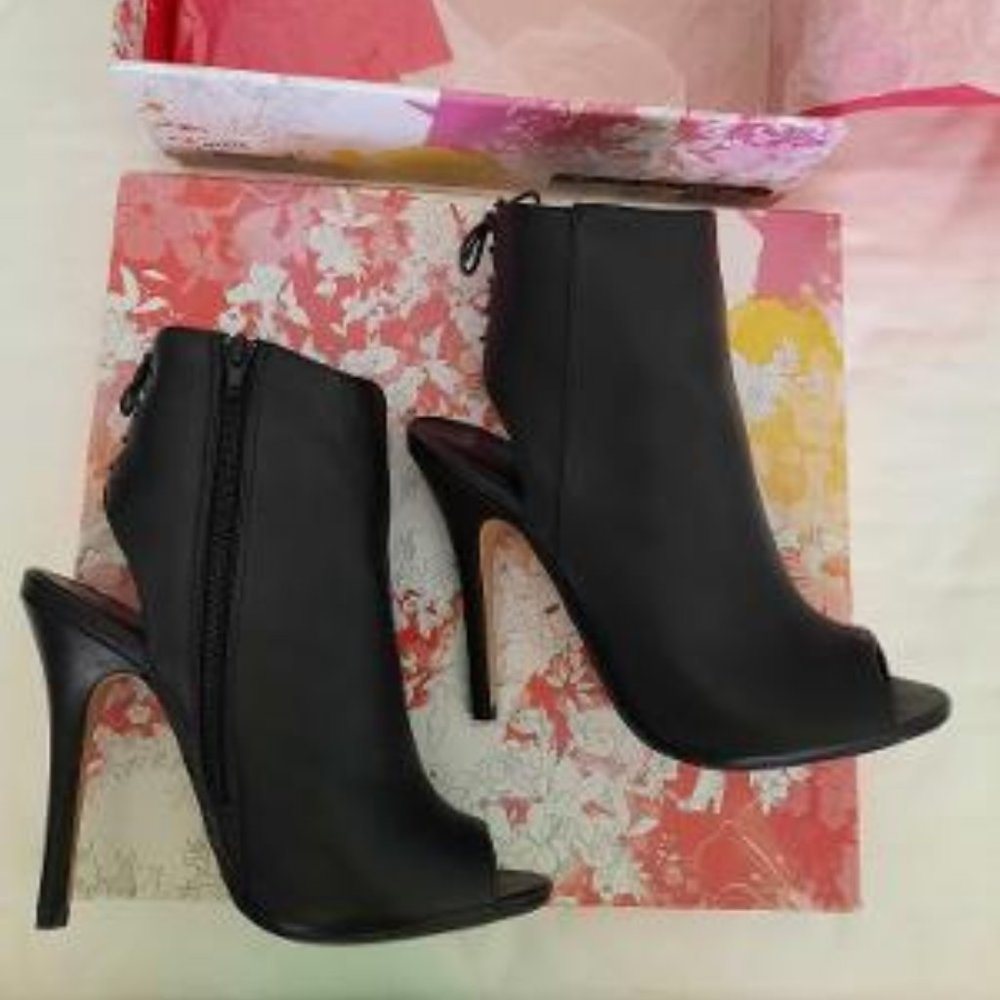 Chinese Laundry Jinxy Black Leather Open Toe Booties